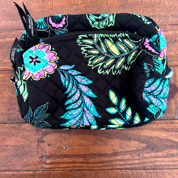 Vera Bradley Handbags - Vera Bradley Island Garden Quilted Cosmetic Bag